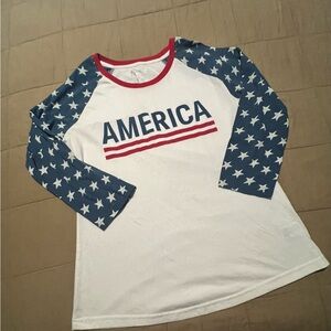 Women’s Natural Reflections Patriotic America Star Sleeve Shirt, Size Medium